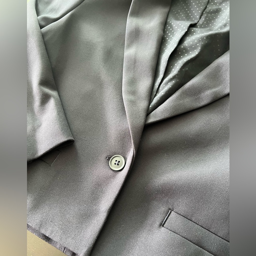 Cropped One-Button Blazer - image 3